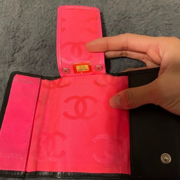 Authentic CHANEL CAMBON CC KEY HOLDER - Picture 6 of 7